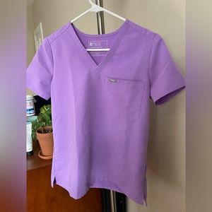 Women’s Figs Catarina one pocket scrub top, XS lilac dawn